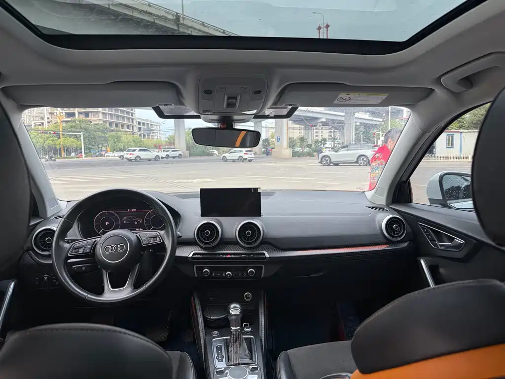 Audi Q2L e-tron — миниатюра 9