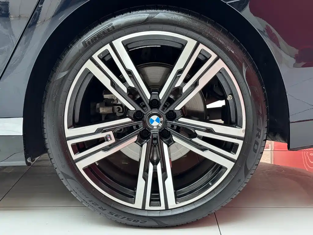 BMW 7 Series — миниатюра 18