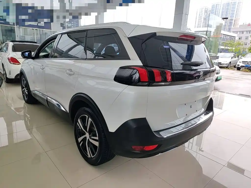 Peugeot 5008 — миниатюра 5