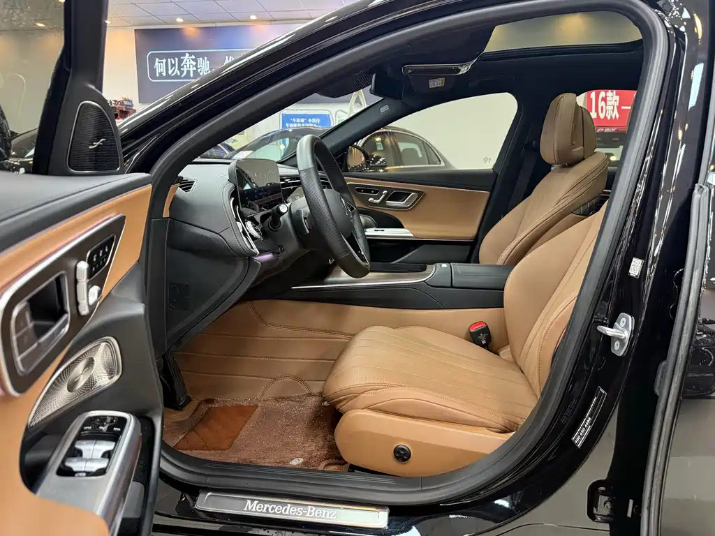 Mercedes-Benz E-Class — миниатюра 13