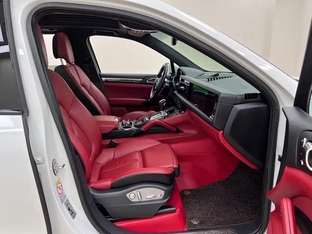 Porsche Cayenne — миниатюра 14