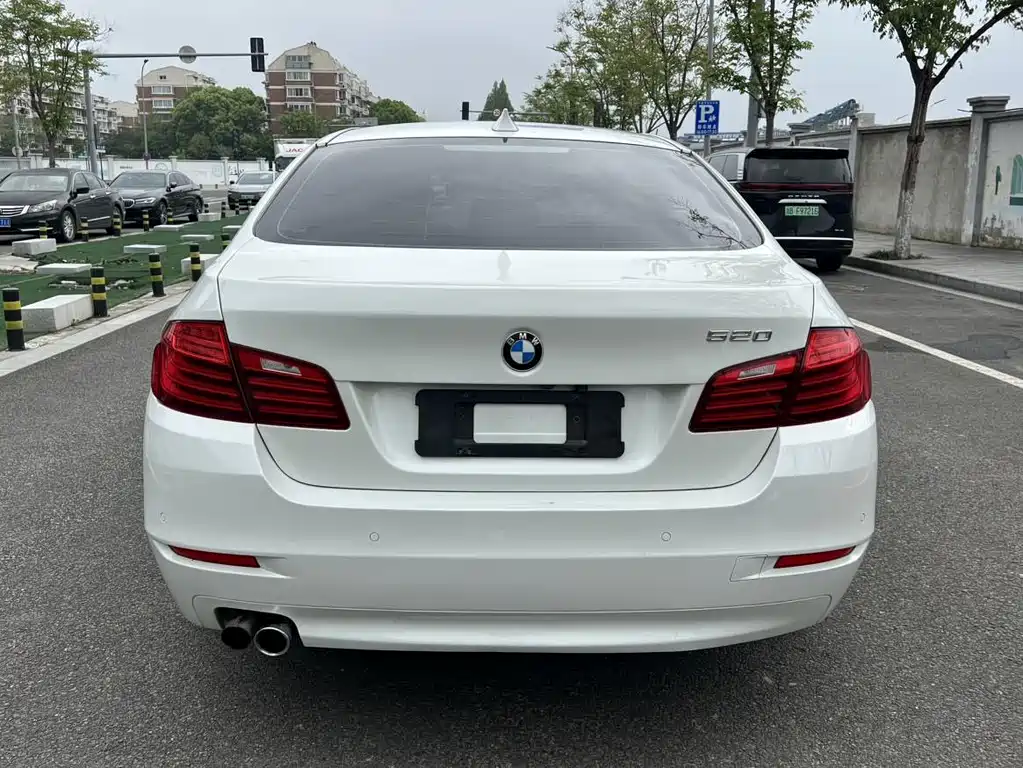 BMW 5 Series — миниатюра 16