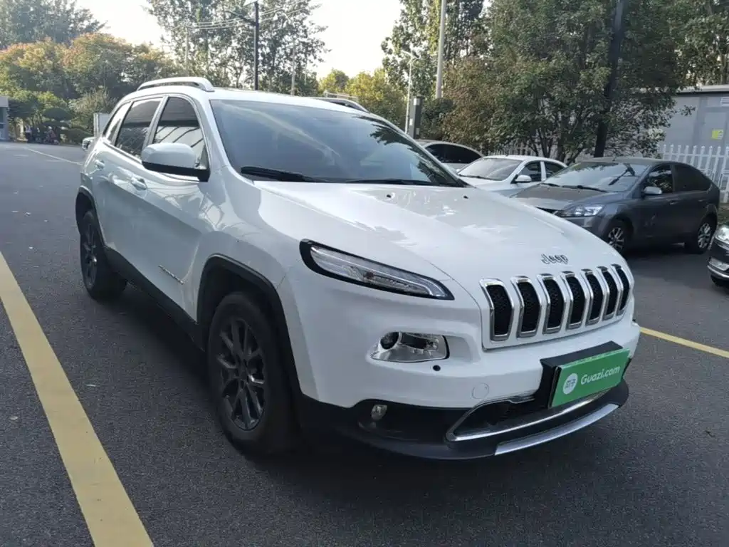 Jeep Cherokee — миниатюра 4
