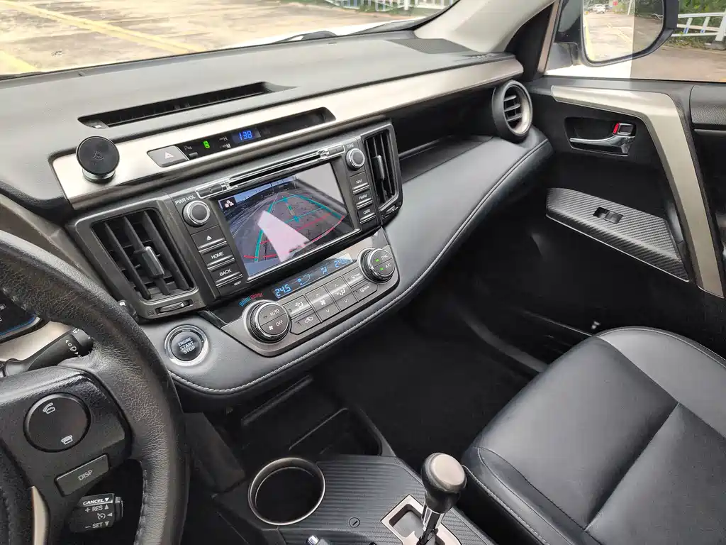 Toyota RAV4 — миниатюра 13