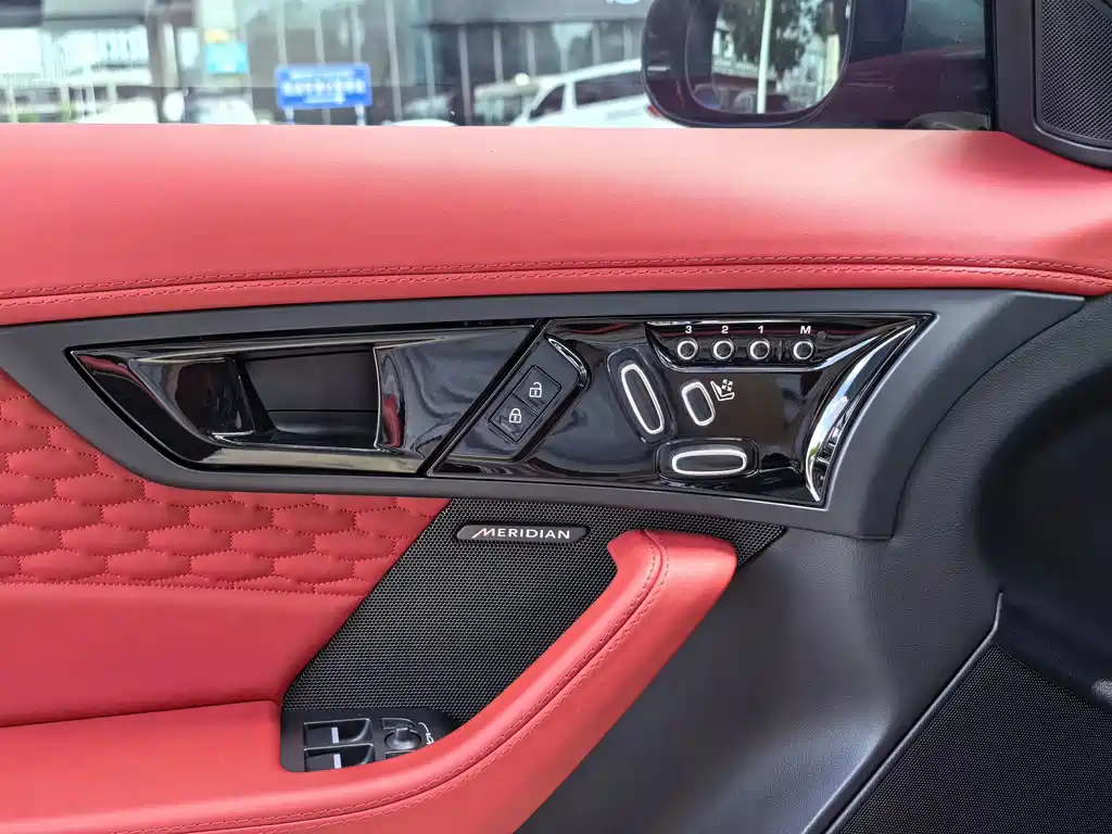 Jaguar F-TYPE — миниатюра 15