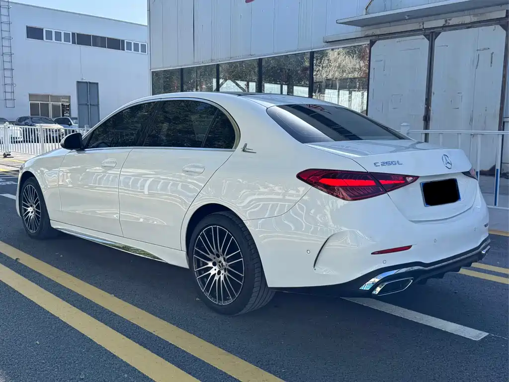 Mercedes-Benz C-Class — миниатюра 9