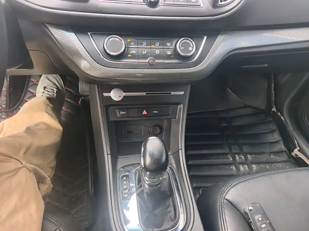 Roewe 360 — миниатюра 14