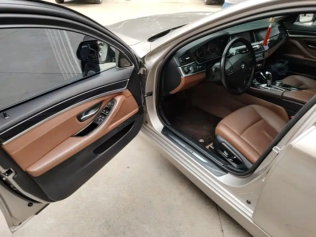 BMW 5 Series (Import) — миниатюра 16
