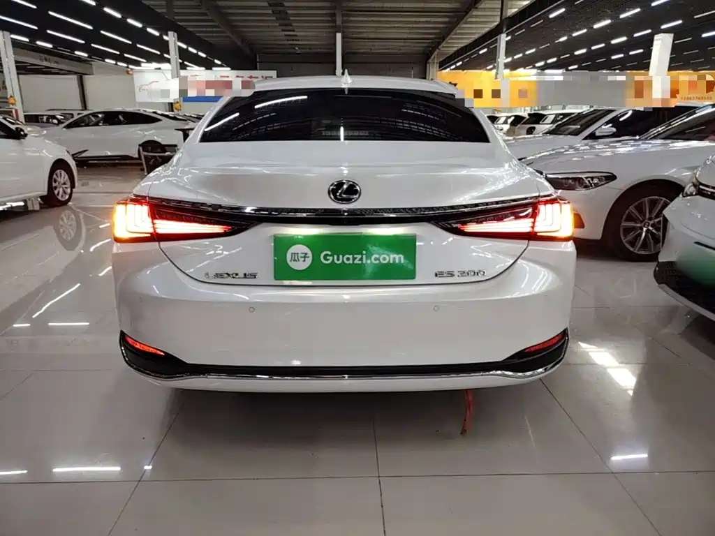 Lexus ES 2020 200