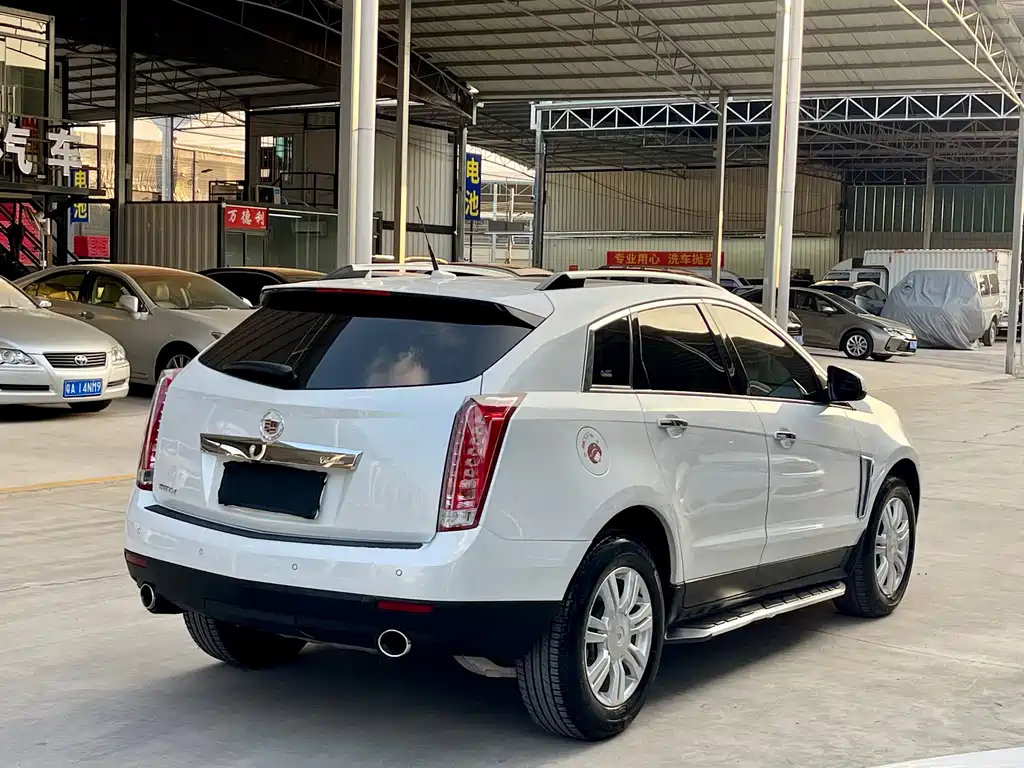 Cadillac SRX — миниатюра 4