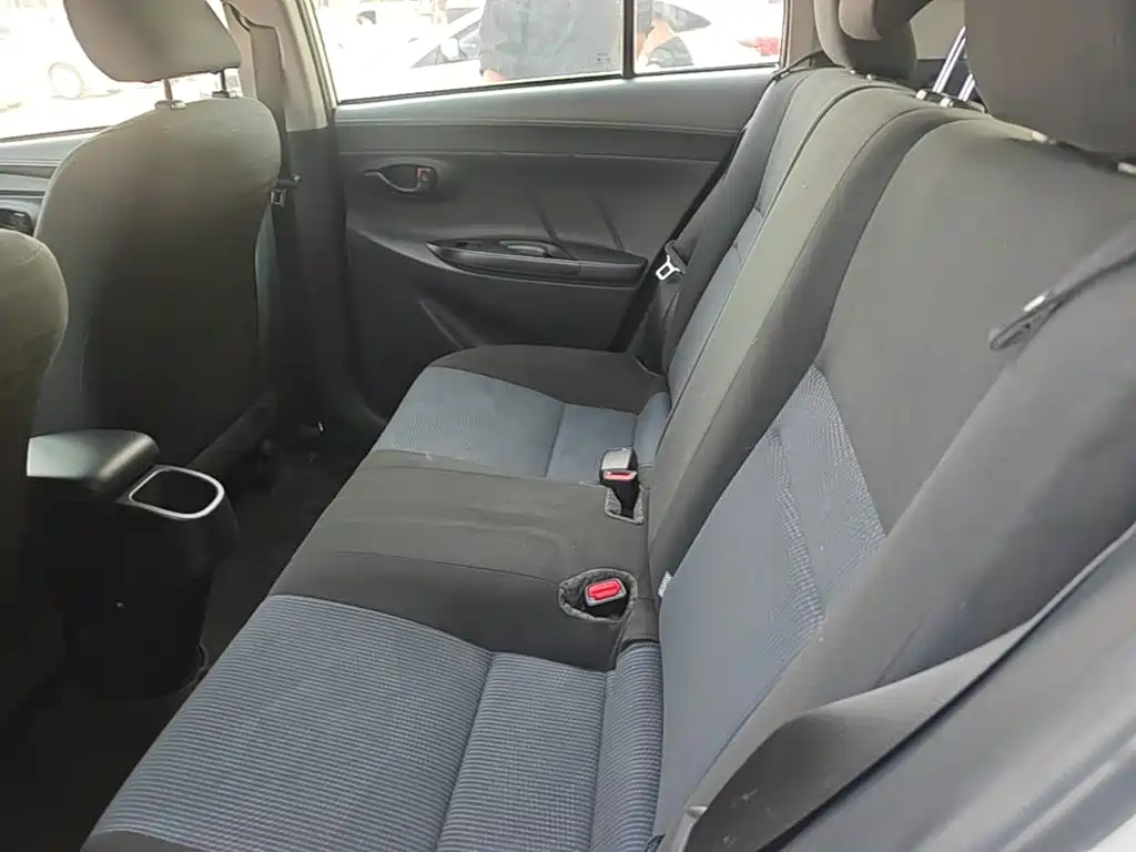 Toyota Yaris L — миниатюра 17