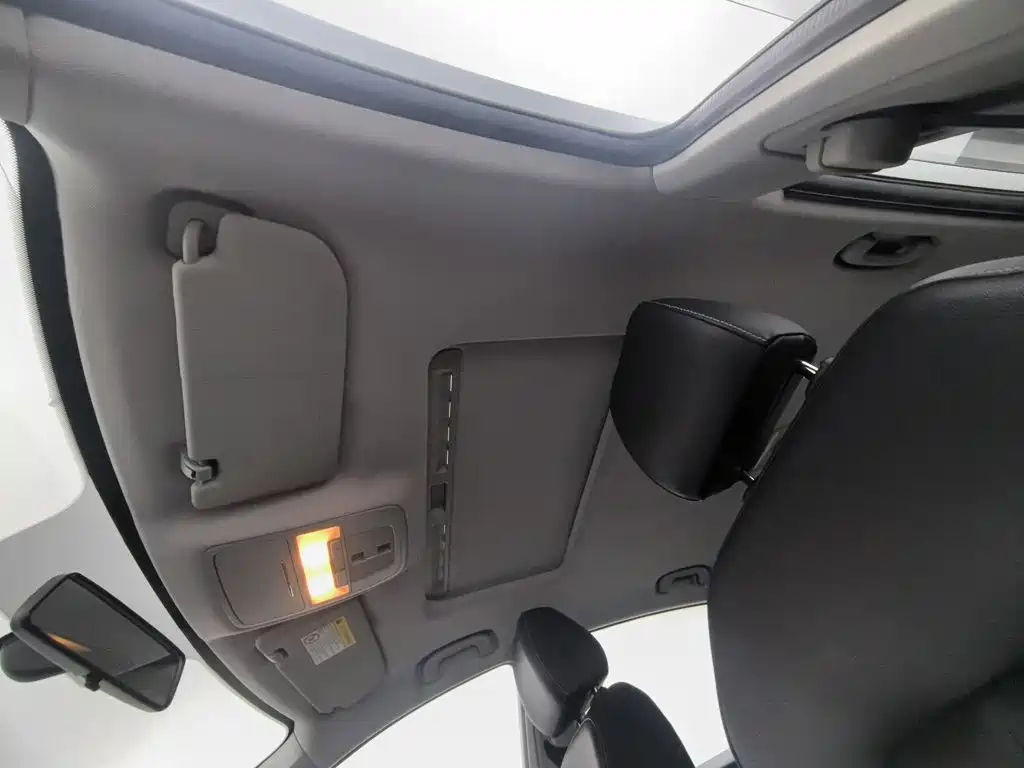 Roewe i6 Classic — миниатюра 14