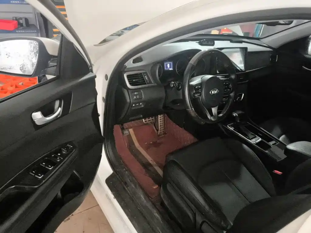 Kia K5 — миниатюра 14