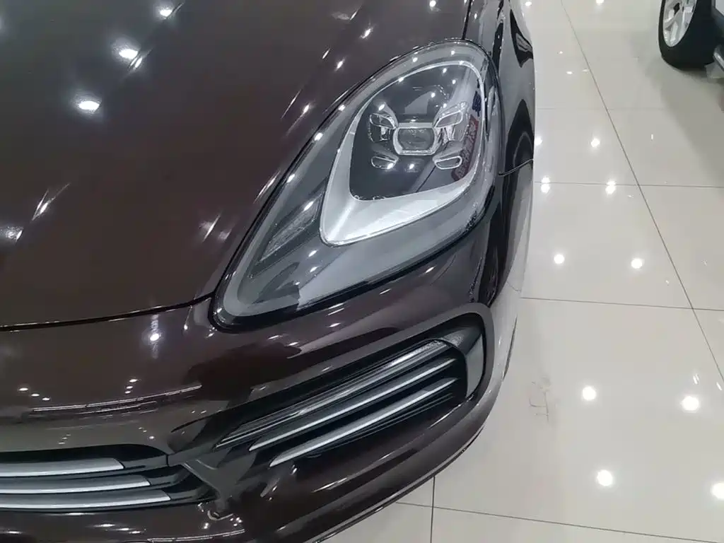 Porsche Cayenne — миниатюра 24