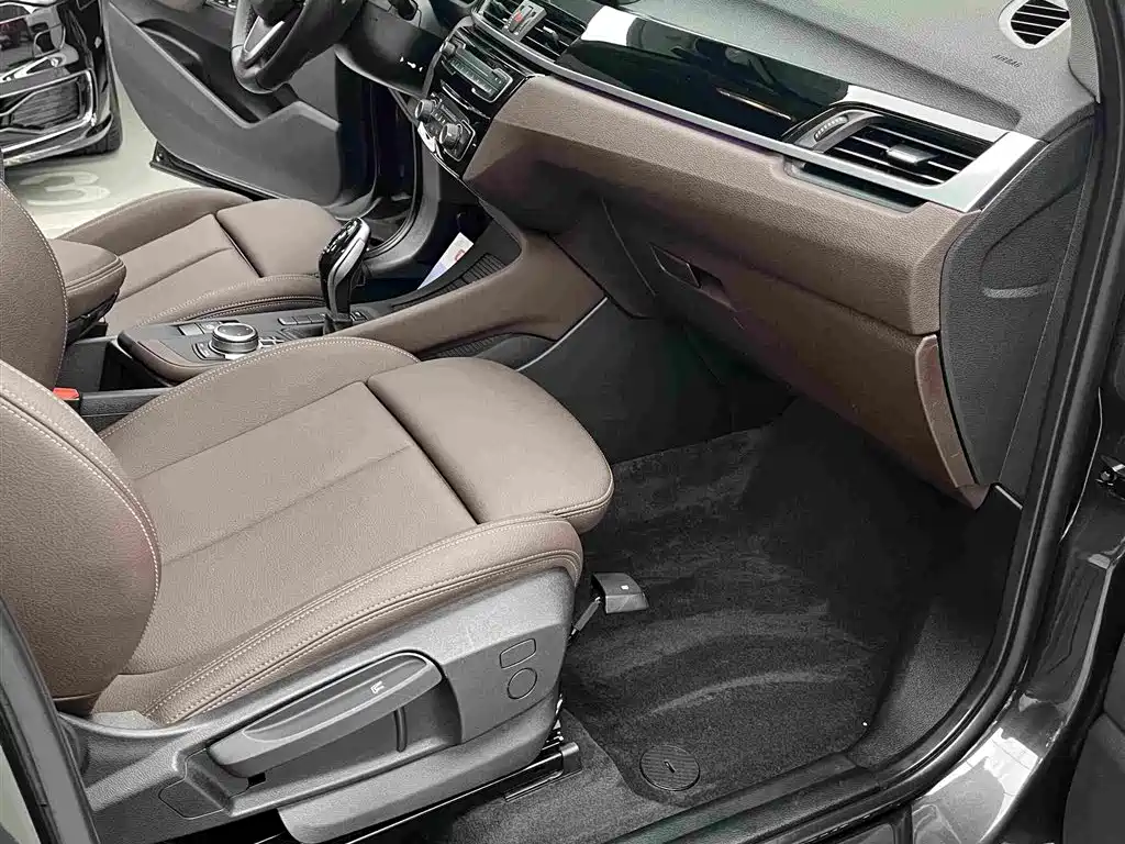 BMW X1 — миниатюра 10
