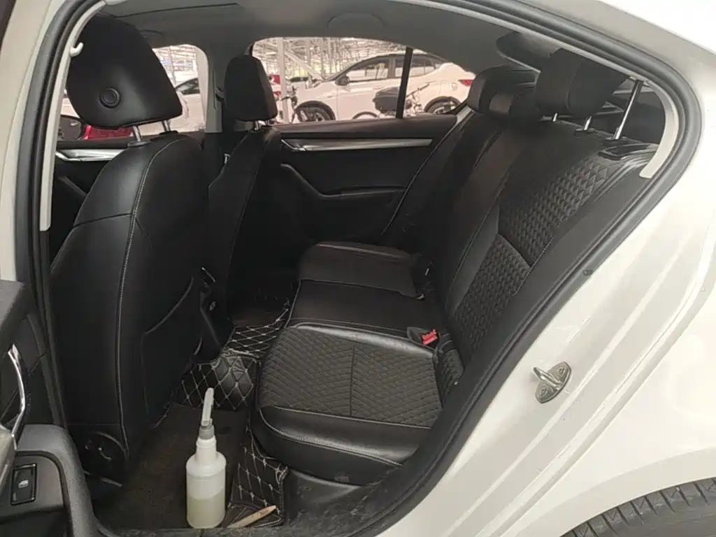 Skoda Octavia — миниатюра 17