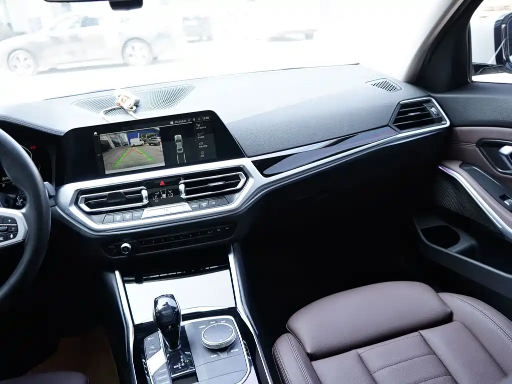 BMW 3 Series — миниатюра 12