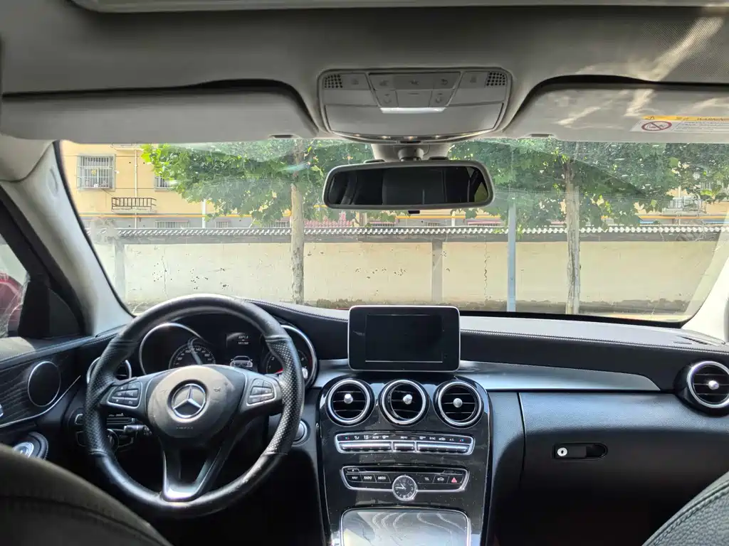 Mercedes-Benz C-Class — миниатюра 5