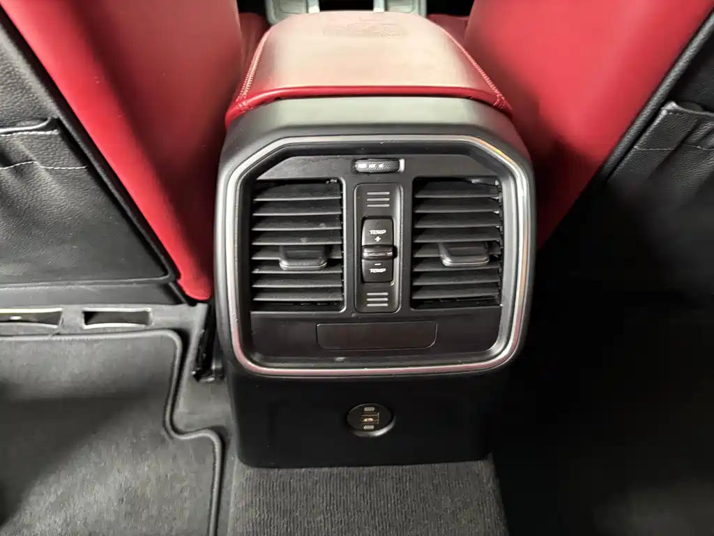 Porsche Macan — миниатюра 20