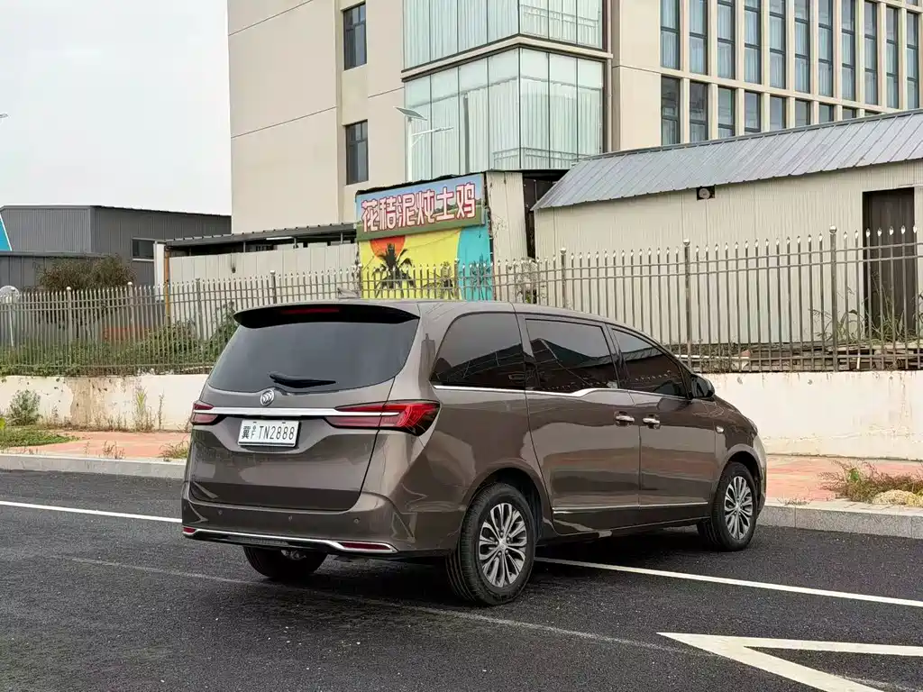 Buick GL8 — миниатюра 7