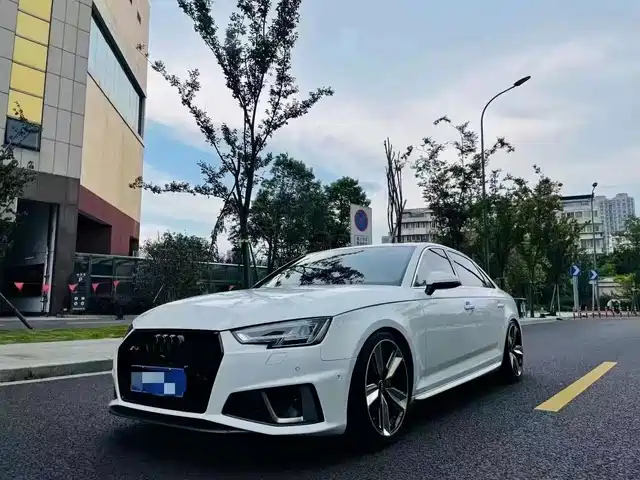 Audi S4