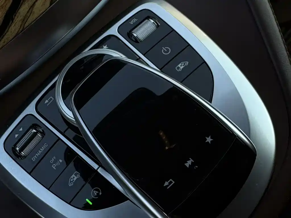 MERCEDES-BENZ V CLASS