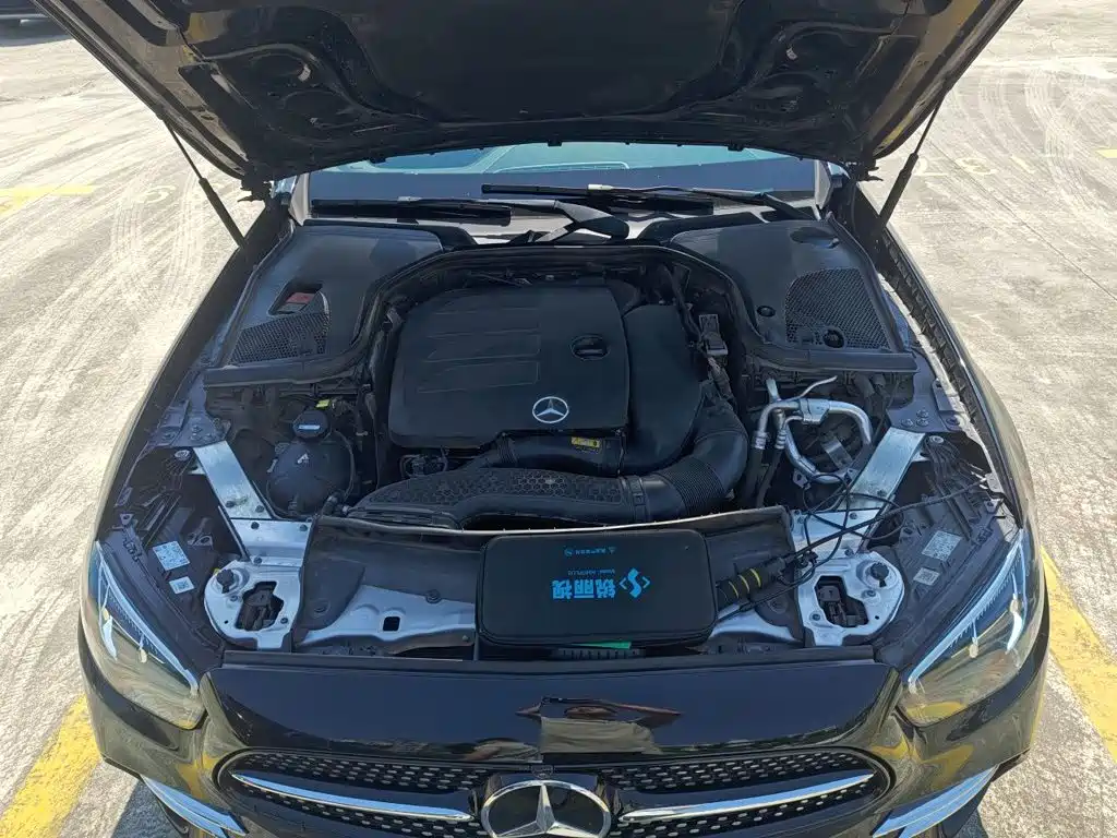 Mercedes-Benz E-Class — миниатюра 21