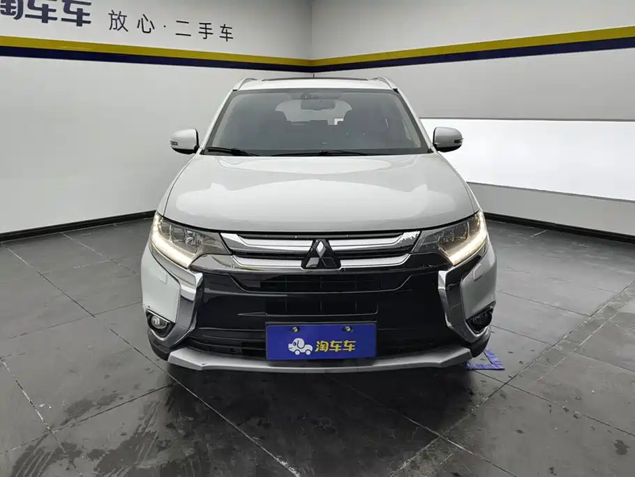 Mitsubishi Outlander — миниатюра 2