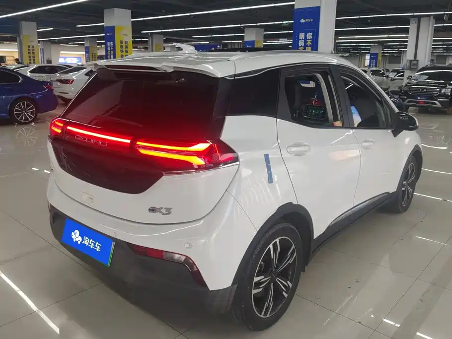 BAIC EX3 — миниатюра 3