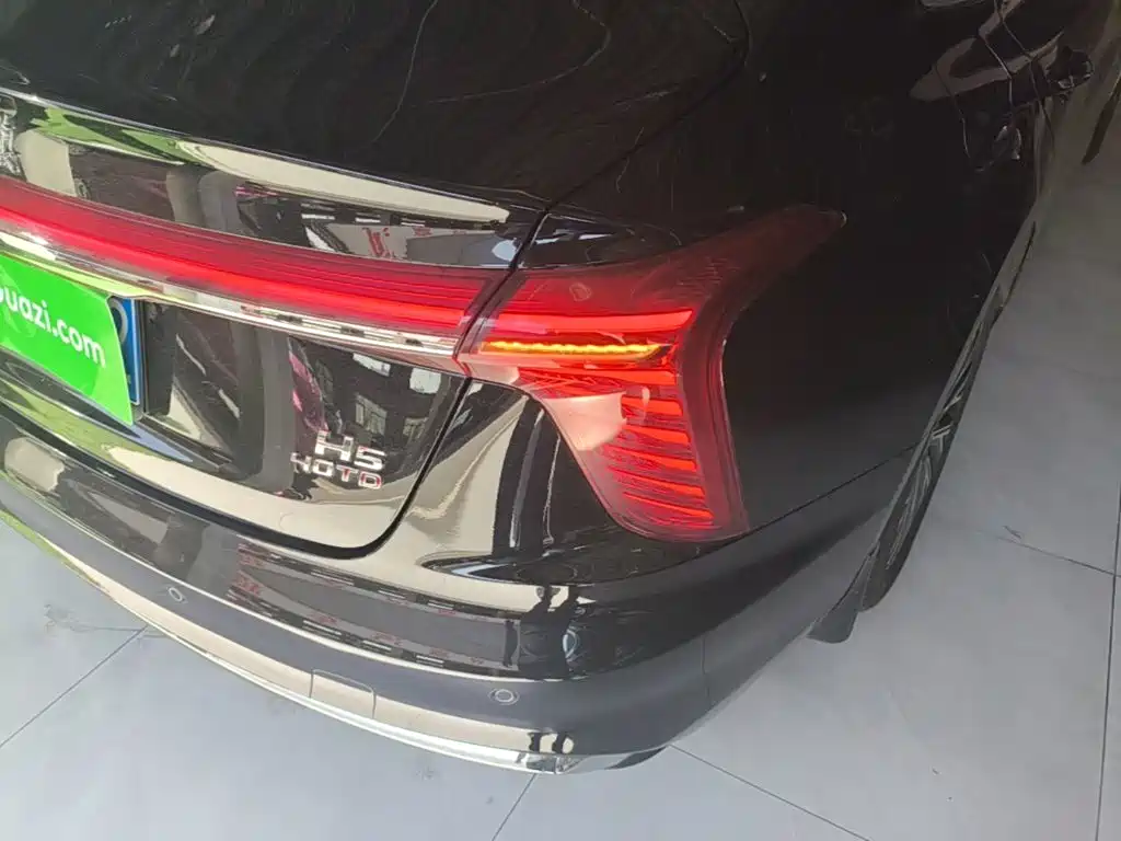 Hongqi Hongqi H5 — миниатюра 8