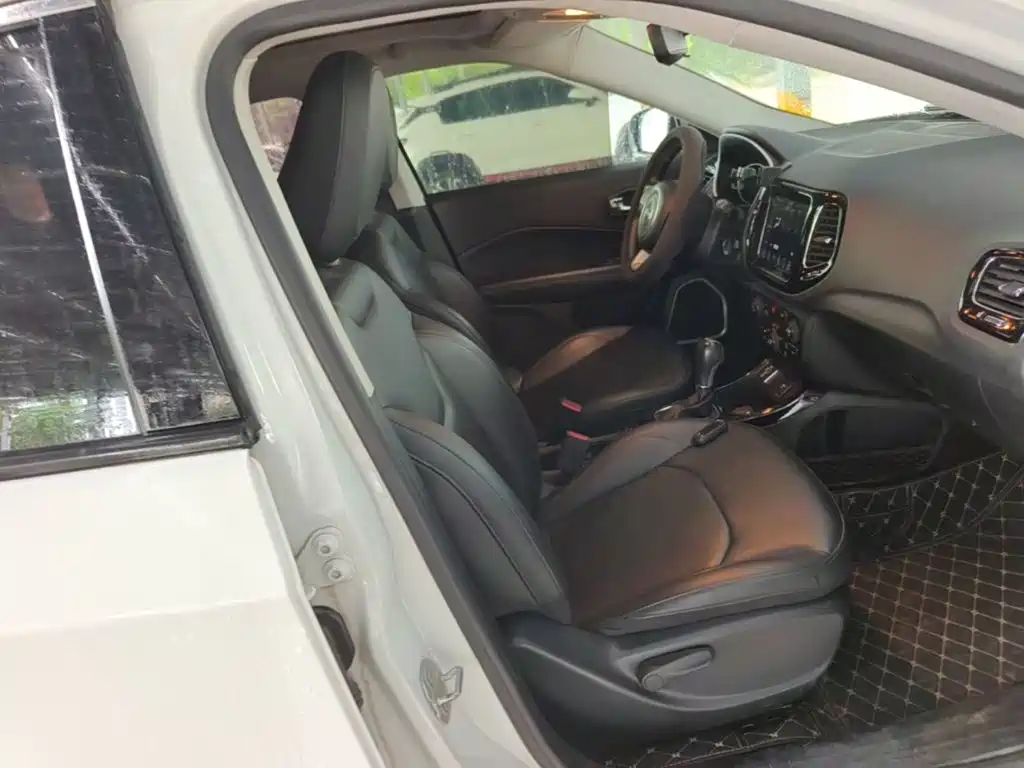 Jeep Compass — миниатюра 25