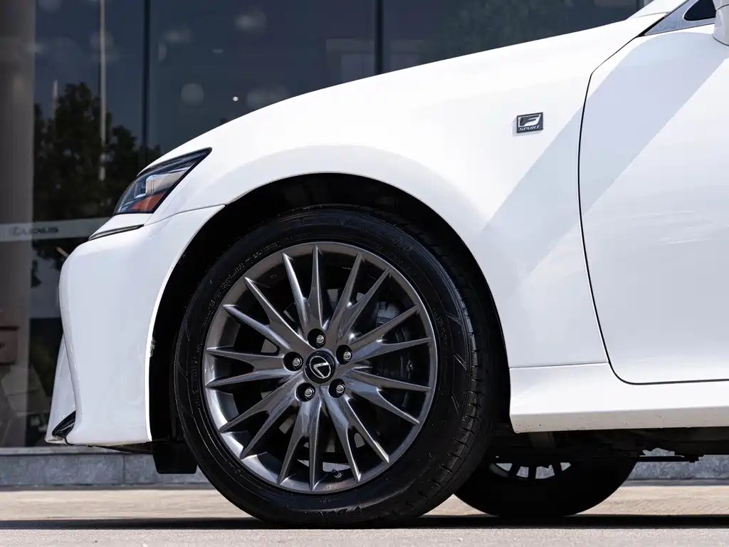 Lexus GS — миниатюра 7