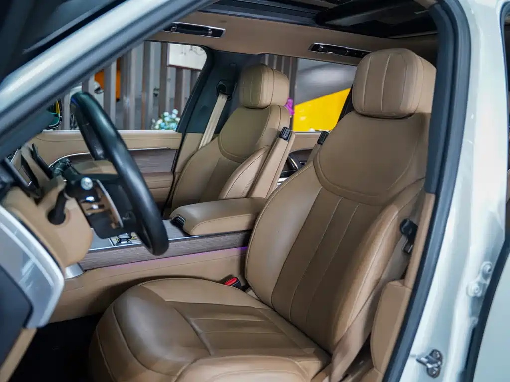 Land Rover Range Rover 2024 3.0 L6 400PS Long Wheelbase мест