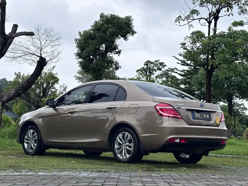 Geely Emgrand — миниатюра 15