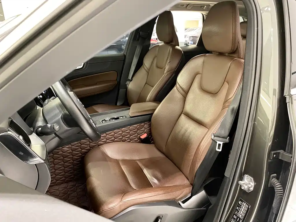 Volvo XC60 — миниатюра 8