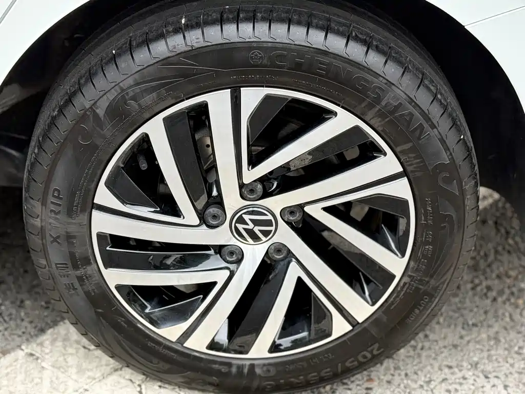 Volkswagen Lavida — миниатюра 13