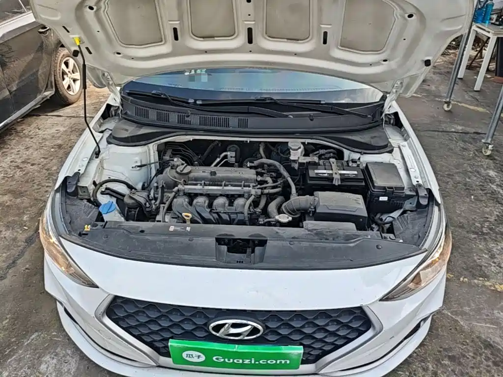 Hyundai Elantra — миниатюра 20