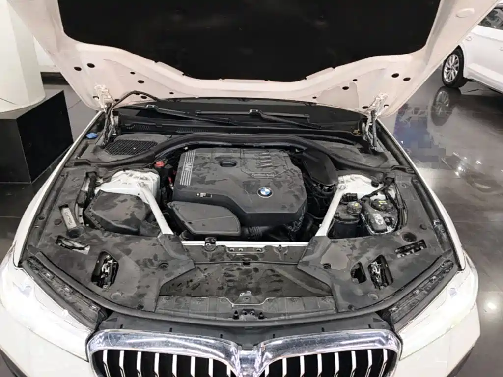 BMW 5 Series — миниатюра 20