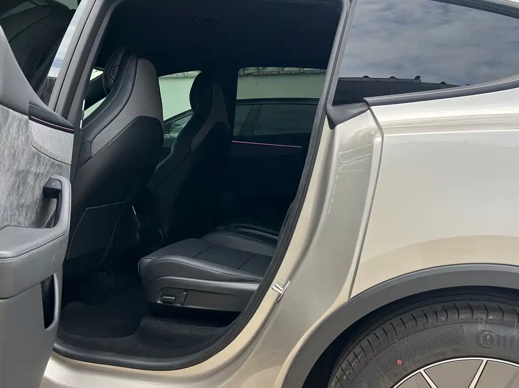 Tesla Model Y L — миниатюра 8