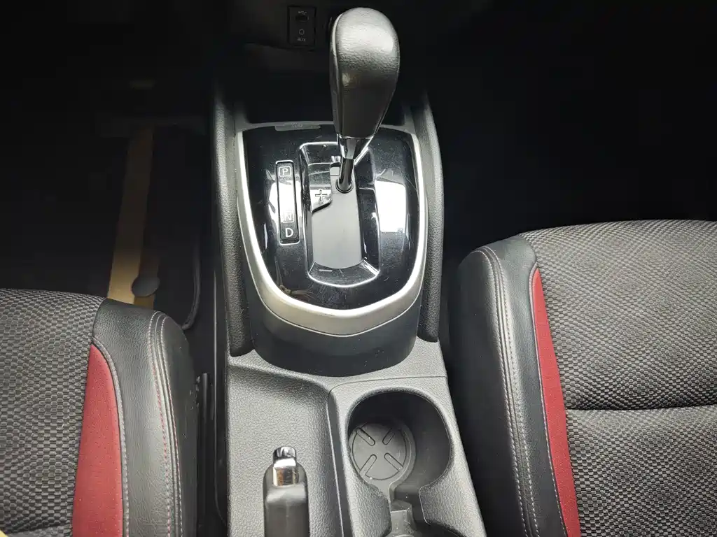 Nissan Qashqai — миниатюра 12