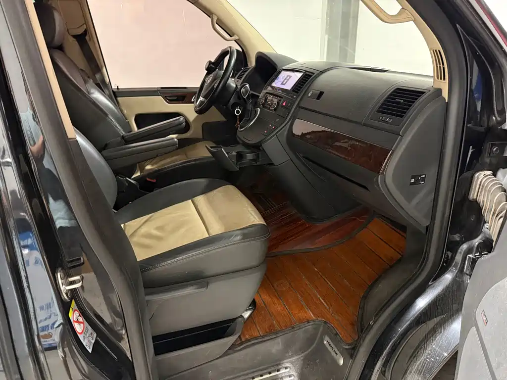 Volkswagen Multivan — миниатюра 8