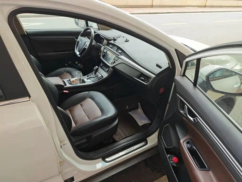 Geely Emgrand GS — миниатюра 20