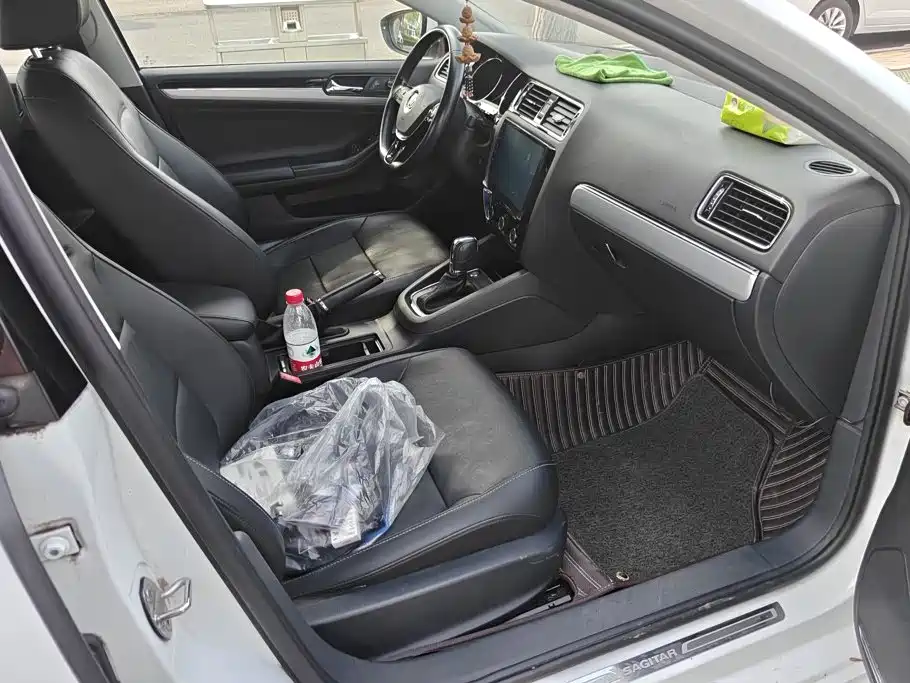 Volkswagen Sagitar — миниатюра 8