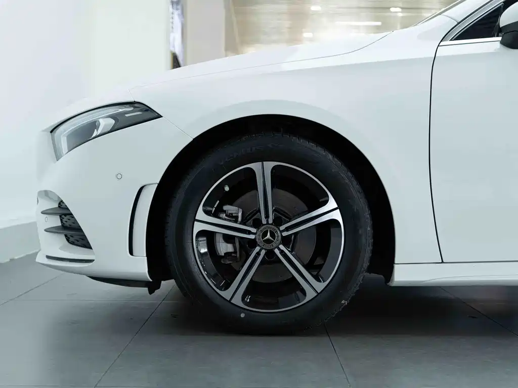 Mercedes-Benz A-Class — миниатюра 8