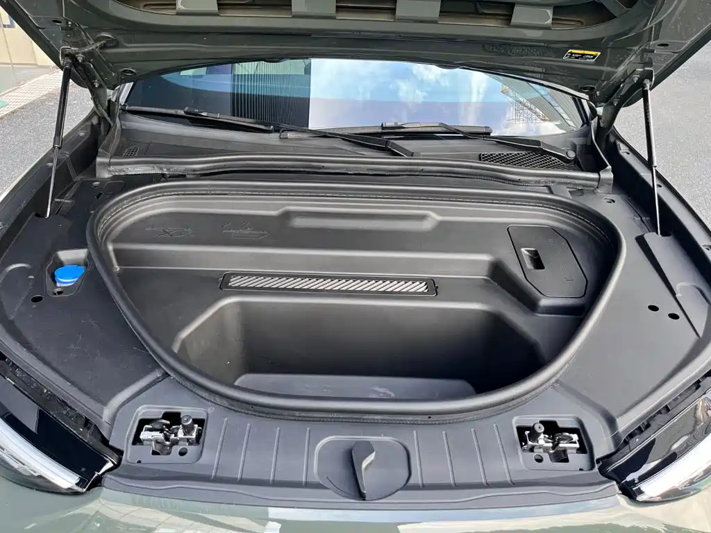 Audi Q6L e-tron — миниатюра 14