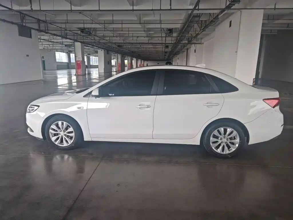Buick Excelle — миниатюра 25