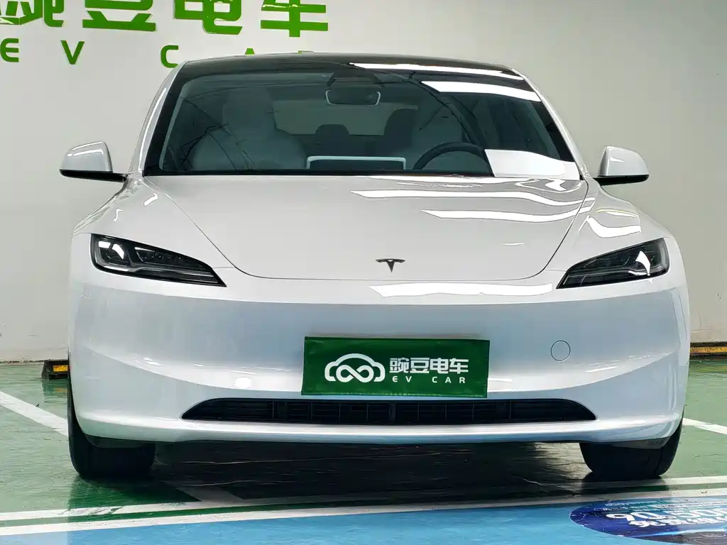 Tesla Model 3 — миниатюра 4