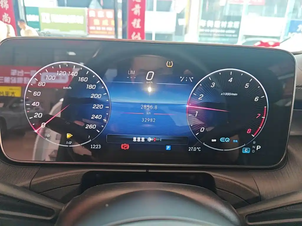 Mercedes-Benz C-Class — миниатюра 12