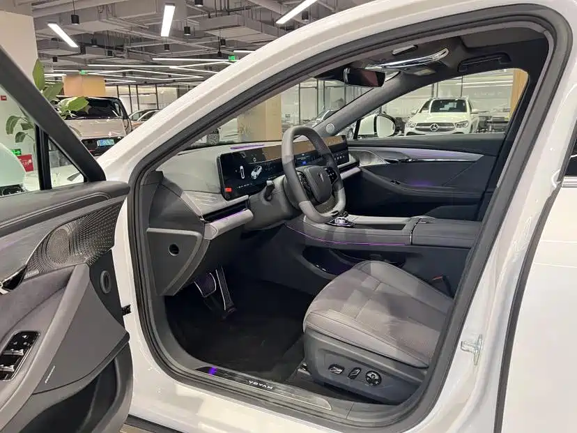 Voyah Passion 2024 PHEV Executive