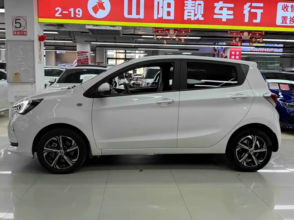 Changan Benben E-Star — миниатюра 3